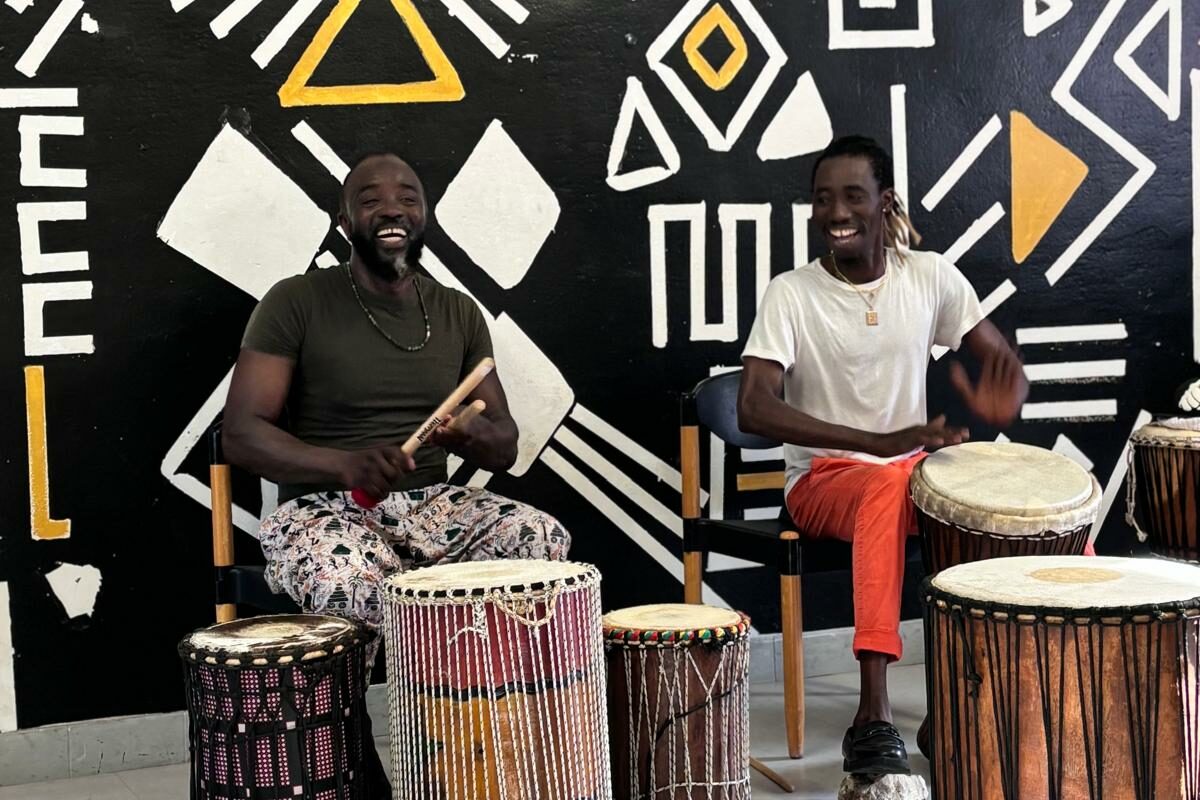 Percussions africaines à La Rochelle Ibrahima Ibrahima Doum Danse et Danse Africaine
Ablaye Doum Danse et Danse Africaine et chorale
Ibrahima Ablaye Babakar Jean-Yves Faye Percussions